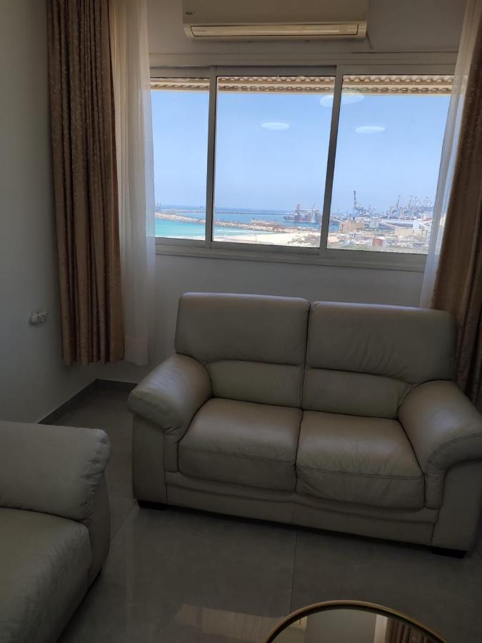 Lovely Three-Room Apartment Above The Promenade アシュドッド エクステリア 写真
