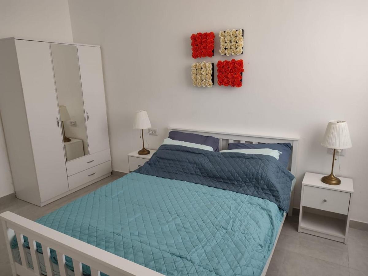 Lovely Three-Room Apartment Above The Promenade アシュドッド エクステリア 写真
